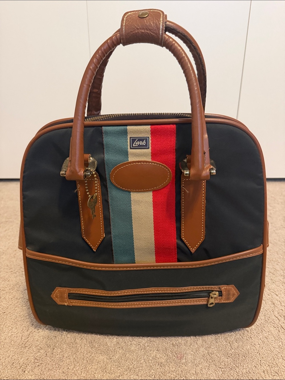 Vintage lark luggage toiletry/makeup case